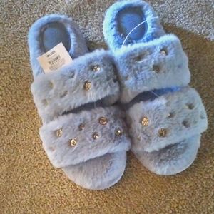Stars Above sz 11/12 women’s lt. Blue slippers with rhinestones